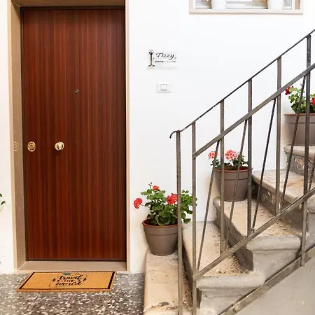 Tizzy Apartment&rooms