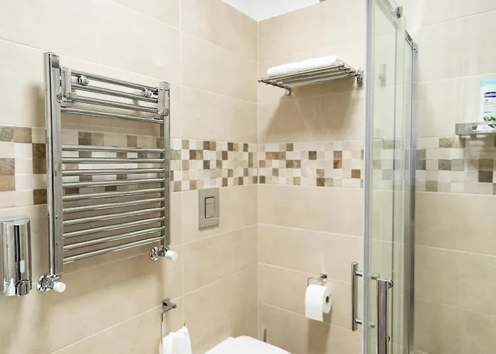 Tizzy & לינה וארוחת בוקר